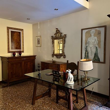 Bologna Medieval Art Loft Luaran gambar