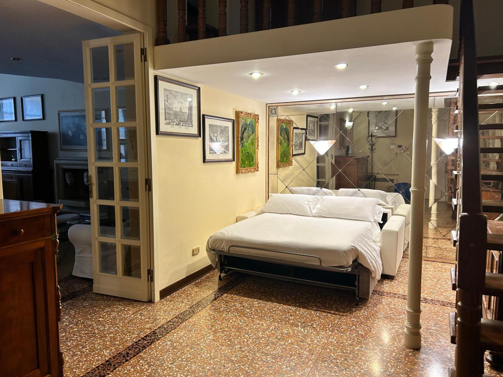 Bologna Medieval Art Loft Luaran gambar