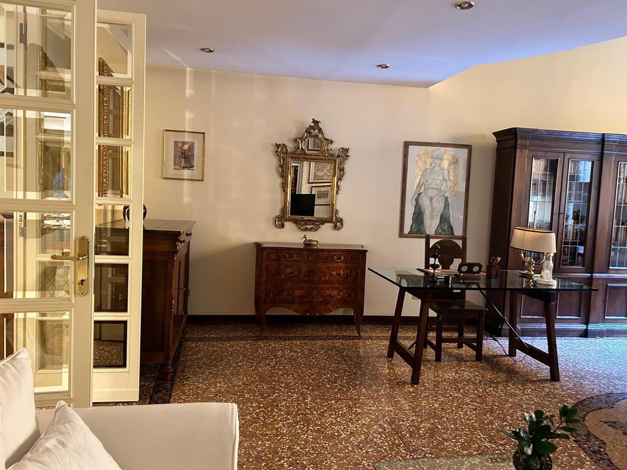 Bologna Medieval Art Loft Luaran gambar