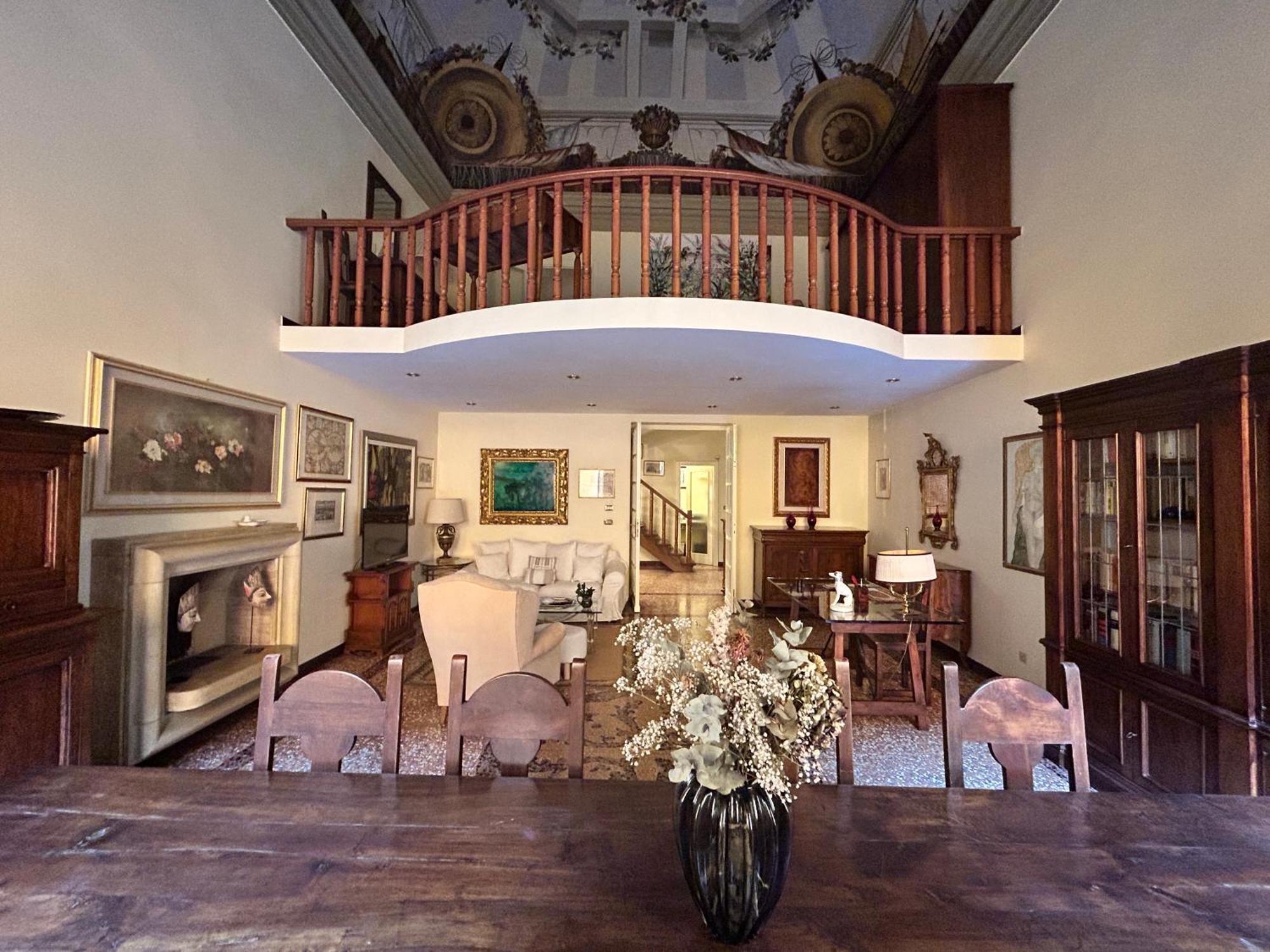 Bologna Medieval Art Loft Luaran gambar